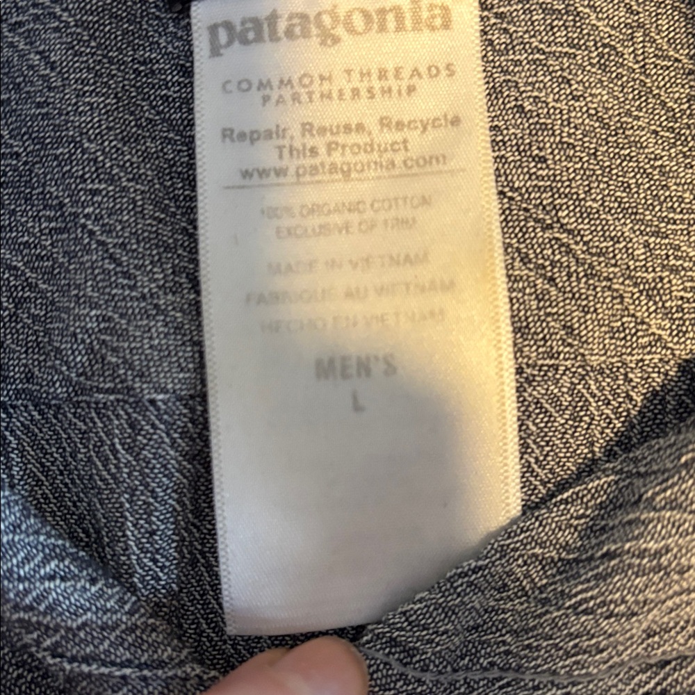 Patagonia gray button down short sleeve shirt - Picture 9 of 10